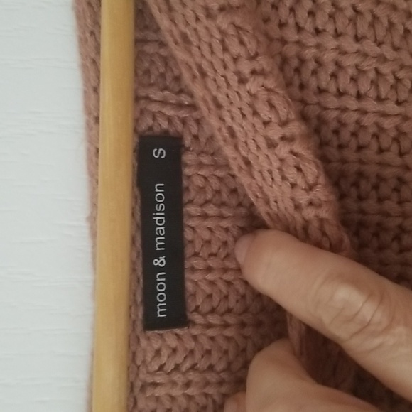 Sweater - Picture 3 of 4